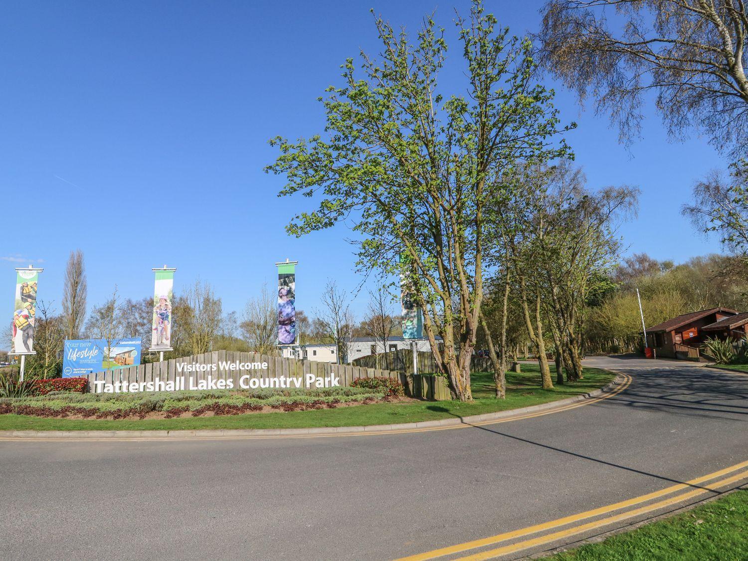 Muscovy Lodge With Hot Tub At Tattershall Lakes Country Park Exterior foto